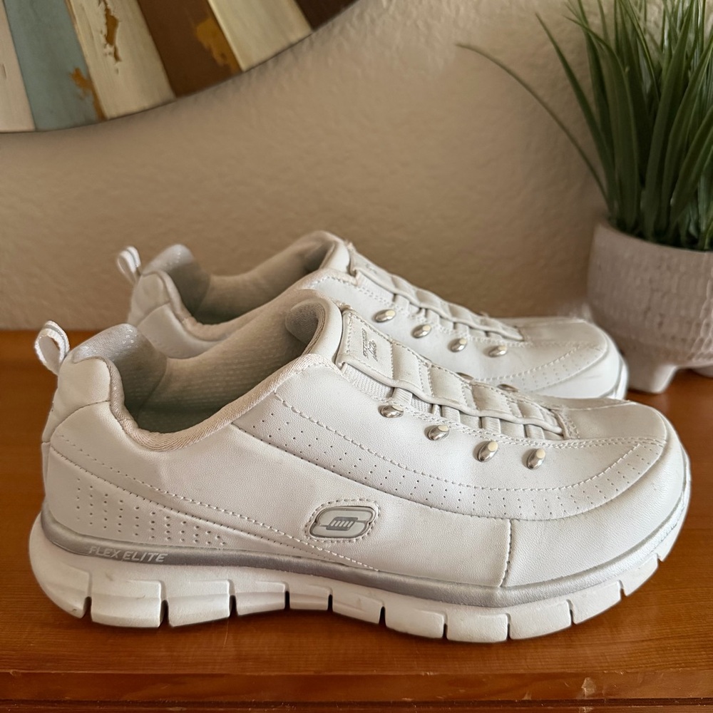 Skechers White Leather Flex Elite Class Athletic Slip-On Sneakers Size 8
